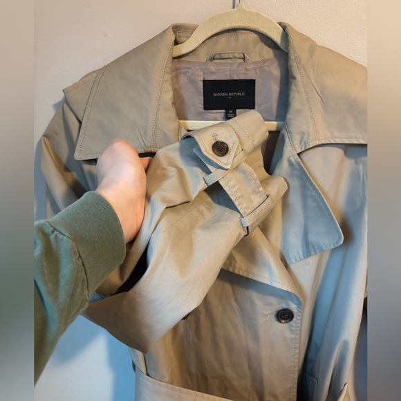 Banana Republic Women's Beige Trench Coat - Picture 4 of 6